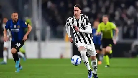 新帅上任，米兰足球纪律整顿，展望团队精神引领未来